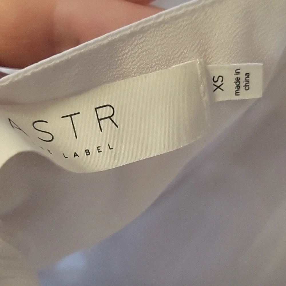 ASTR THE LABEL ~‎ REVOLVE ~ Cinch Halter Neck Tie Midi Dress Size XS - Picture 4 of 5